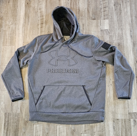 Under Armour Other - Under Armour Men's Gray Hoodie Sweater